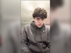 Twink cums on cam and cleans up