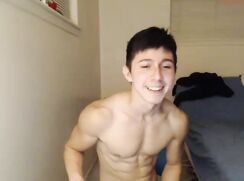 Paceiro muscle stud on webcam