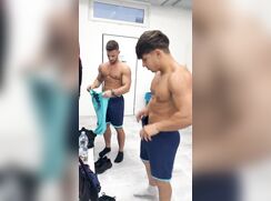 Football players are so ⭐ hot!!
