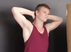 Casting beau jeune blond musclé