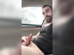 Gooner cumming in his car