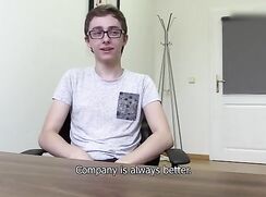 Il se fait défoncer pour son 1er entretien d'embauche