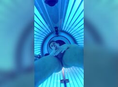 AHV - Twink in tanning salon
