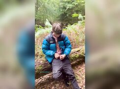 AHV - Twink forest wank