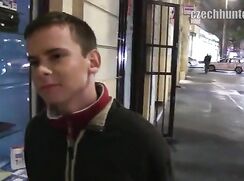 Jeune payé pour baiser gay porn videos