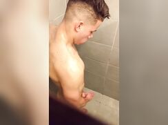 Risky wanking 039