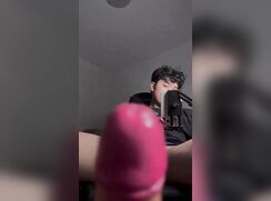 chinese twink with a very pink cockhead shoots a big load