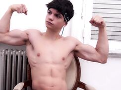 gorgeous Argentine Chaturbate boy flexes sexy muscles.