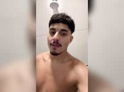 cute twink shower expsd