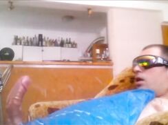 AHV-HD - Big cock cums without touching