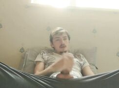 AHV-HD - Cute Twink wanks in joggers (cums)