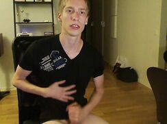 AHV-HD - Swede twink big cumshots