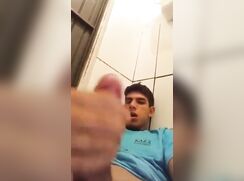 AHV - Wanks in bathroom