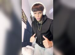 Uma surpresa nas calças de Vitor Hugo