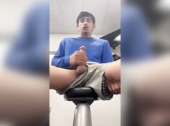 AHV - Office cream served