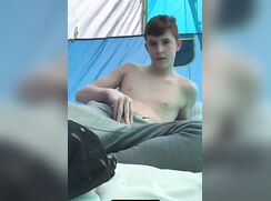 A camper jacks