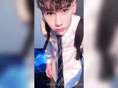 Elijahs naughty & horny strip after a long day
