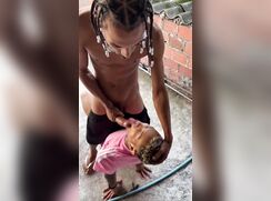 Ele adora mamar um cara pauzudo