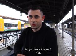 CH 614, Camera guy pays a cold young guy in a dark blue hoodie on platform 4 at the t