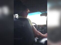 Driver gives Handjob to Passenger in Car