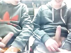 Uncut Omegle Kitchen Wankers