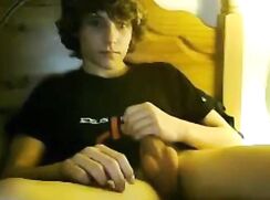 Curly cute twink jerks at night | Yamokot