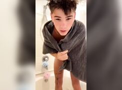 Bathroom Babes #1