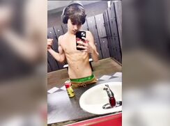 Bathroom Babes Phone Flex Gay Porn