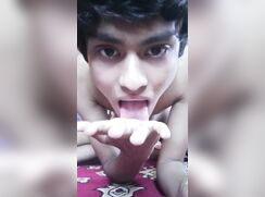Indian twink cums in his hand and eats it