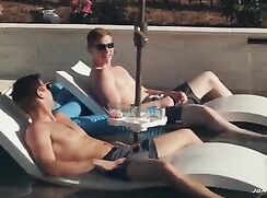 Rencontre dans une fête entre potes boys porn