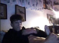 Boy in bed yerk off
