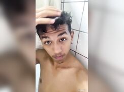 Kauan Andrade brazilian gay boy masturbate