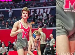 Wrestle Bulge Fun 1