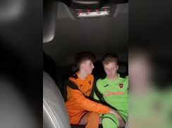 Two football teens fuck in car