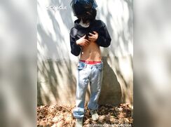Jovencito latino mostrando su hermoso cuerpo
