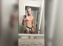 cute tiktoker mark hot bate