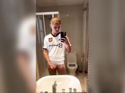 cute blonde nathan cumming bate