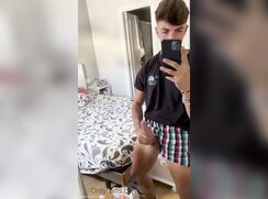 Pablo jekrs his big cock in the bedroom mirror and cums on the floor