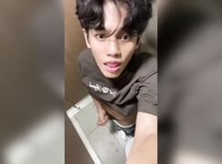 Hot guy makes a creamy mess in public toilet