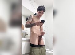 AHV - I cum while watching porn (real masturbation)
