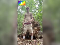 SW - College twink Garrett Kinsley blows his load in the woods