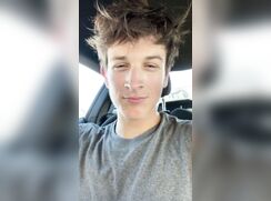 Horny twink shoots on his face