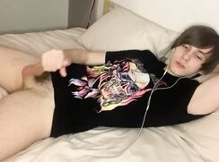 Jerking off on gay porn talking with my friend