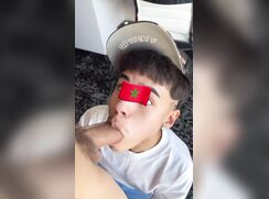 En train d’enculer un jeune de 18 ans après avoir finit les cours !