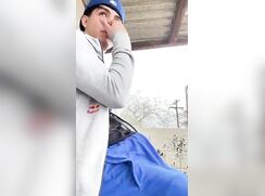 I would help him clean up his cum if i was walking by