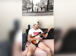 Jerking after play eletric guitar