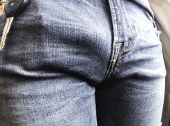 No.0121 Japanese university student public bulge