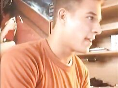 Bonne bite en branle pour sa cam