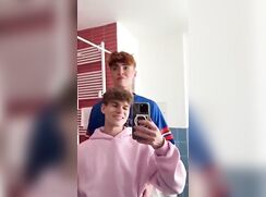 College Friends - Party Boys
