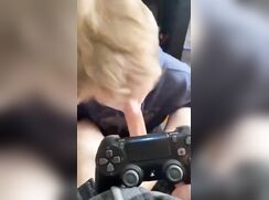 Blondie sucks gamer